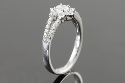 0.72ct Diamond Ring - 5