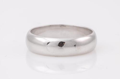 14ct White Gold Wedding Band