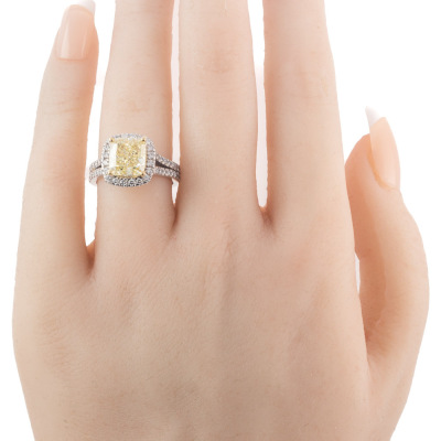 3.03ct Fancy Yellow Diamond Ring GIA SI2 - 7