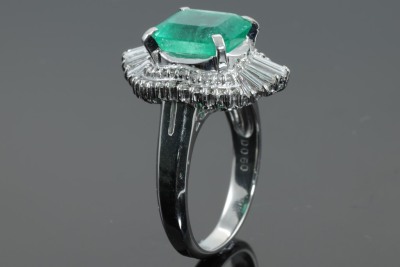 3.91ct Emerald and Diamond Ring - 6