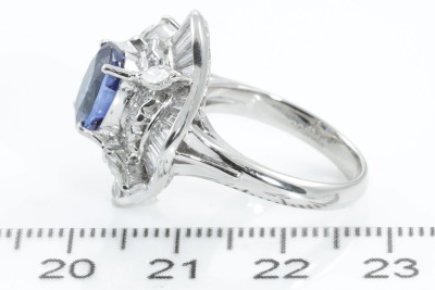 2.72ct Sapphire and Diamond Ring - 4