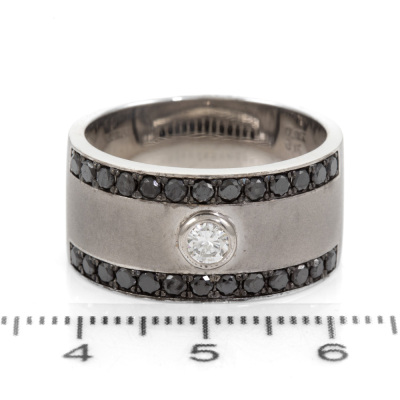 1.01ct Black & White Diamond Ring - 2