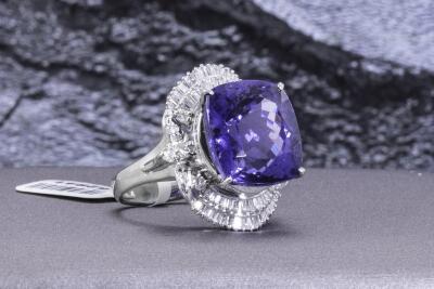 11.78ct Tanzanite & Diamond Ring - 5