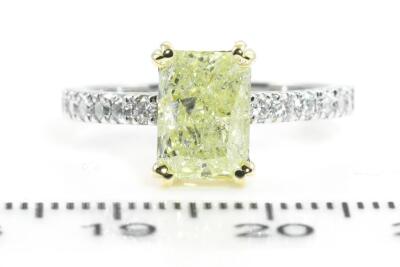 1.80ct Fancy Yellow Diamond Ring GIA - 2