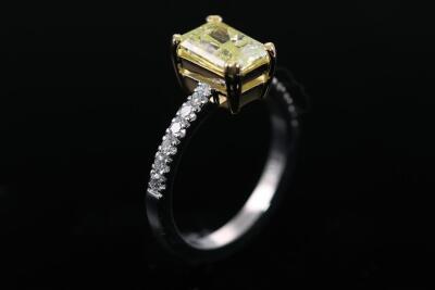 1.80ct Fancy Yellow Diamond Ring GIA - 6