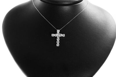 1.50ct Diamond Cross Pendant - 6