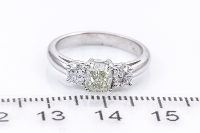 0.83ct Fancy Light Yellowish Green Diamond - 2