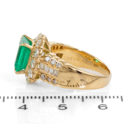 2.98ct Emerald and Diamond Ring - 4