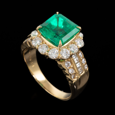 2.98ct Emerald and Diamond Ring - 6