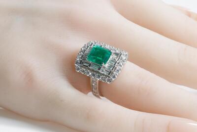 2.08ct Emerald and Diamond Ring - 8