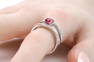 1.11ct Ruby and Diamond Ring - 6