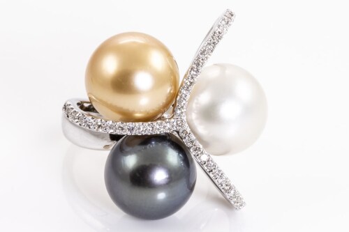 Mixed Pearl and Diamond Ring