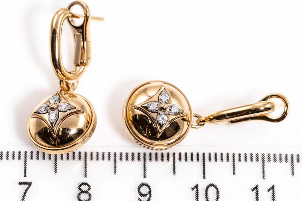 Louis Vuitton B.BLossom earrings in yellow gold