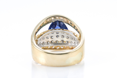 5.01ct Sapphire and Diamond Ring - 5