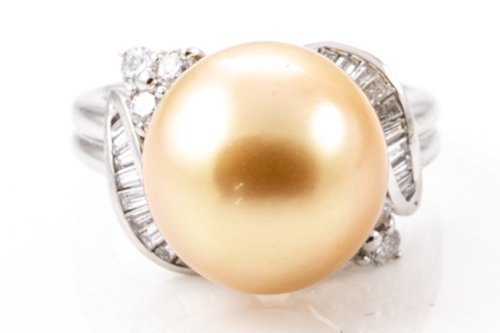 13.6mm South Sea Pearl and Diamond Ring