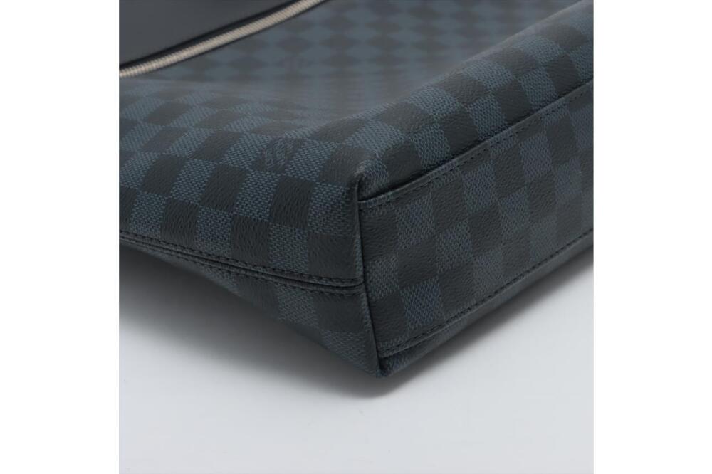 Sold at Auction: Louis Vuitton Damier Cobalt Canvas Greenwich