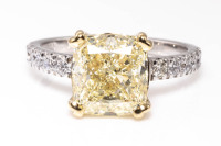 4.09ct Fancy Light Yellow Diamond Ring GIA SI1