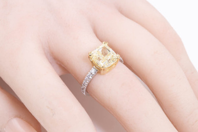 4.09ct Fancy Light Yellow Diamond Ring GIA SI1 - 6