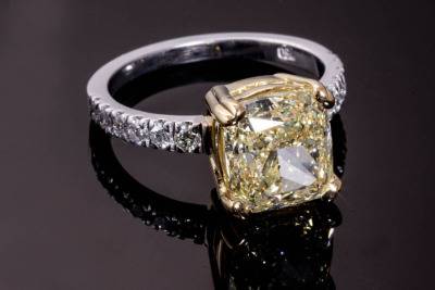 4.09ct Fancy Light Yellow Diamond Ring GIA SI1 - 7
