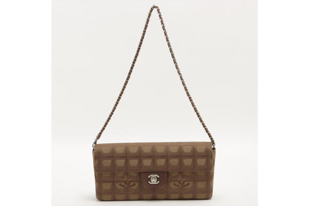 Chanel Handbag Reveal! (Chanel Nylon Chocolate Bar Flap Bag) 