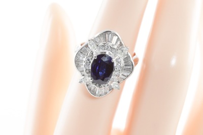 2.72ct Sapphire and Diamond Ring - 8