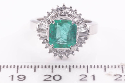 2.24ct Emerald and Diamond Ring - 2