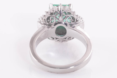 2.24ct Emerald and Diamond Ring - 5
