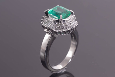 2.24ct Emerald and Diamond Ring - 6