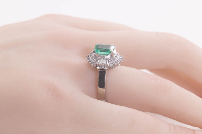 2.24ct Emerald and Diamond Ring - 7