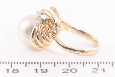 12.2mm South Sea Pearl and Diamond Ring - 3