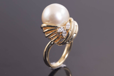 12.2mm South Sea Pearl and Diamond Ring - 5