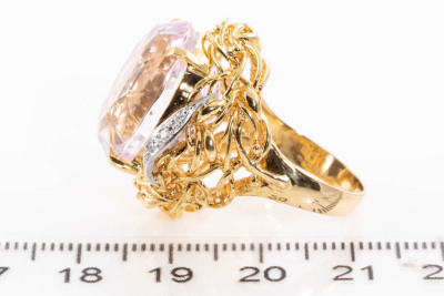 23.55ct Kunzite and Diamond Ring - 3