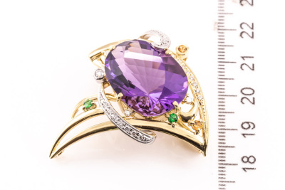 24.98ct Amethyst and Diamond Brooch - 3