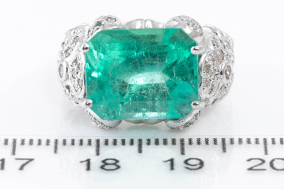 7.83ct Emerald and Diamond Ring GIA - 6