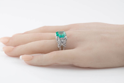 7.83ct Emerald and Diamond Ring GIA - 10