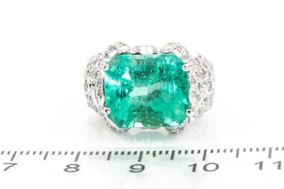 7.83ct Emerald and Diamond Ring GIA - 14