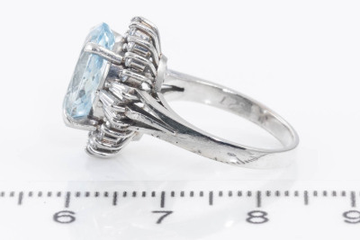 3.27ct Aquamarine and Diamond Ring - 3