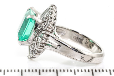3.40ct Emerald and Diamond Ring - 3