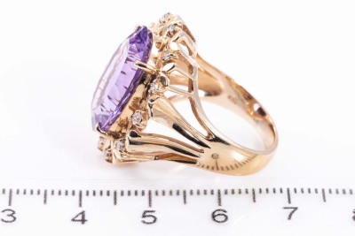 9.00ct Amethyst and Diamond Ring - 3