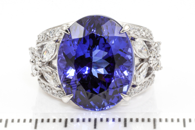 16.48ct Tanzanite and Diamond Ring - 6
