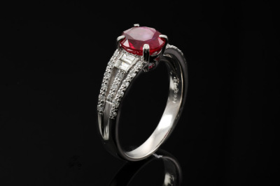 2.01ct Burmese Ruby & Diamond Ring GIA - 6