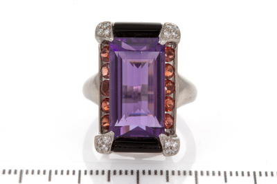 10.26ct Amethyst, Onyx and Diamond Ring - 5