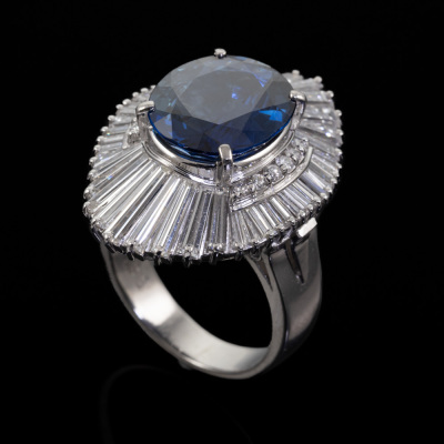 5.56ct Sapphire and Diamond Ring - 6
