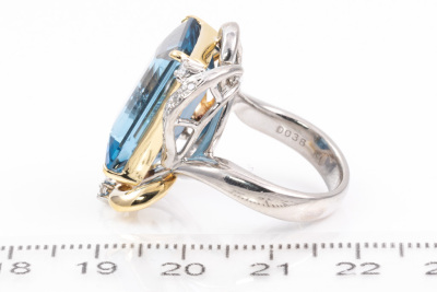 17.94ct Topaz and Diamond Ring - 3