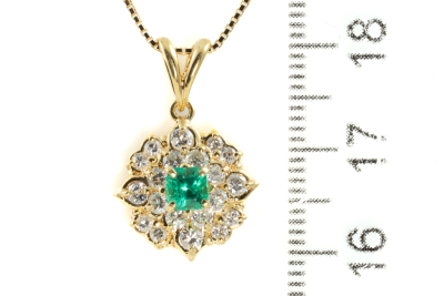 0.32ct Emerald and Diamond Pendant - 3