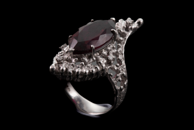 9.86ct Garnet and Diamond Ring - 5
