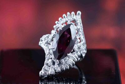 9.86ct Garnet and Diamond Ring - 7