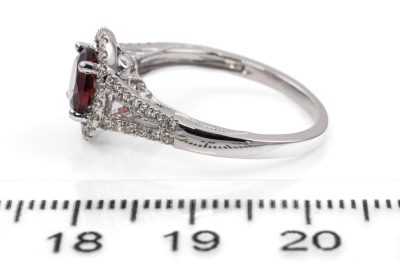 1.16ct Garnet and Diamond Ring - 3