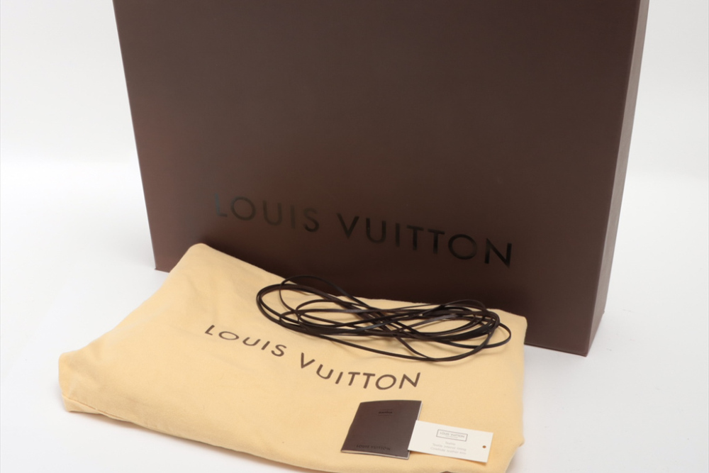 Louis Vuitton Mahina L Coquille