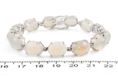 26.14ct Opal and Diamond Bracelet - 2